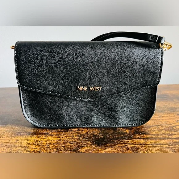 Nine West Black Wristlet – New Without Tag - Picture 2 of 6